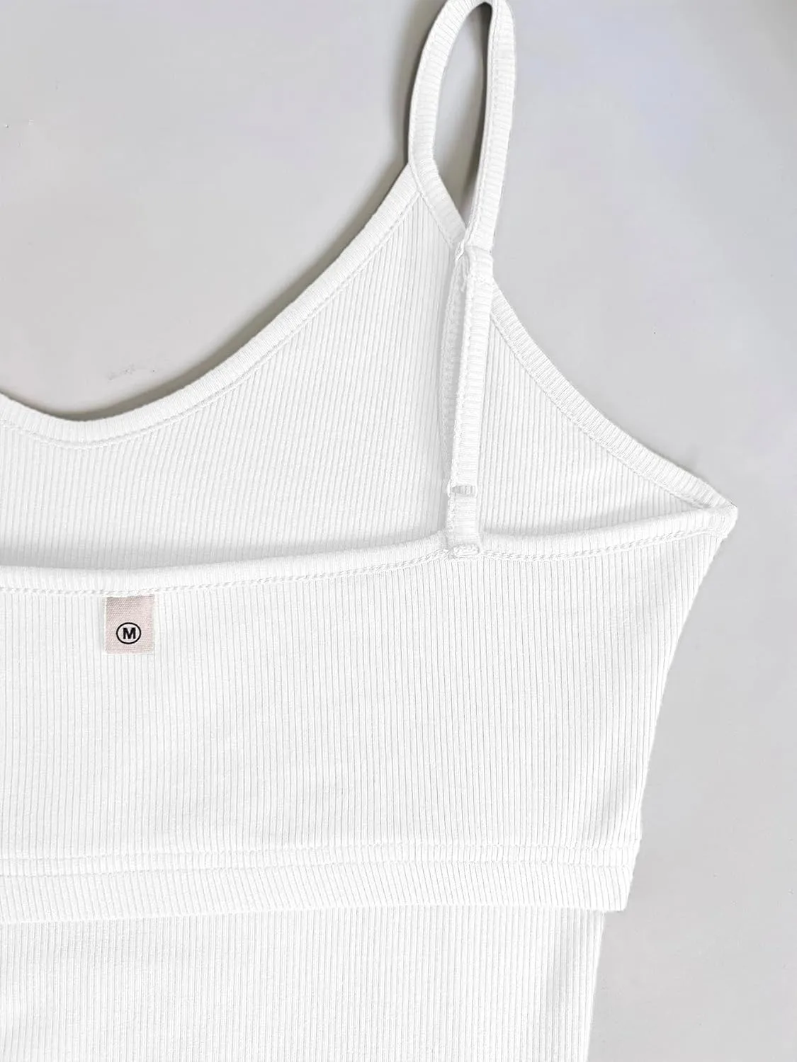 iGENJUN Tank Tops for Women 2025 Built in Shelf Bra Spaghetti Strap Summer Camisole U Neck Slim Fit Ribbed Sleeveless