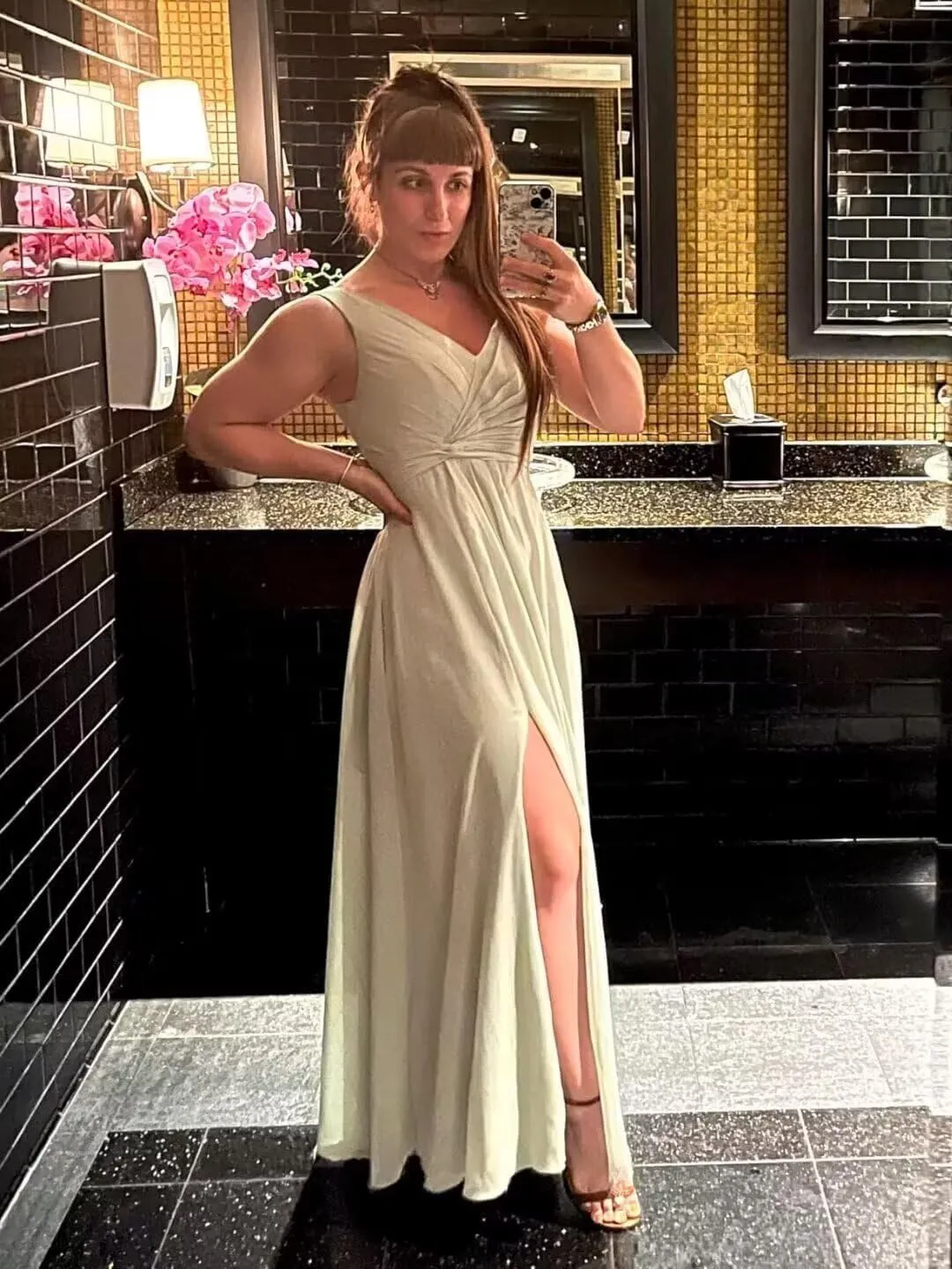 RSOETOO Chiffon Bridesmaid Dresses with Pockets A-line Ruffles Long Chiffon Formal Party Dress with Slit RO056